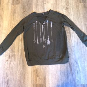 Torrid 00 Green arrow shirt